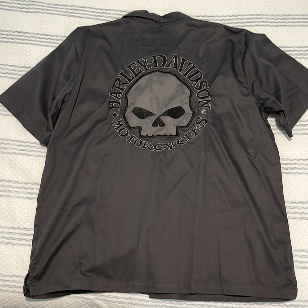Men’s Harley Davidson button up shirt XL